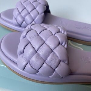Seychelles puffy lavender sandal NWB